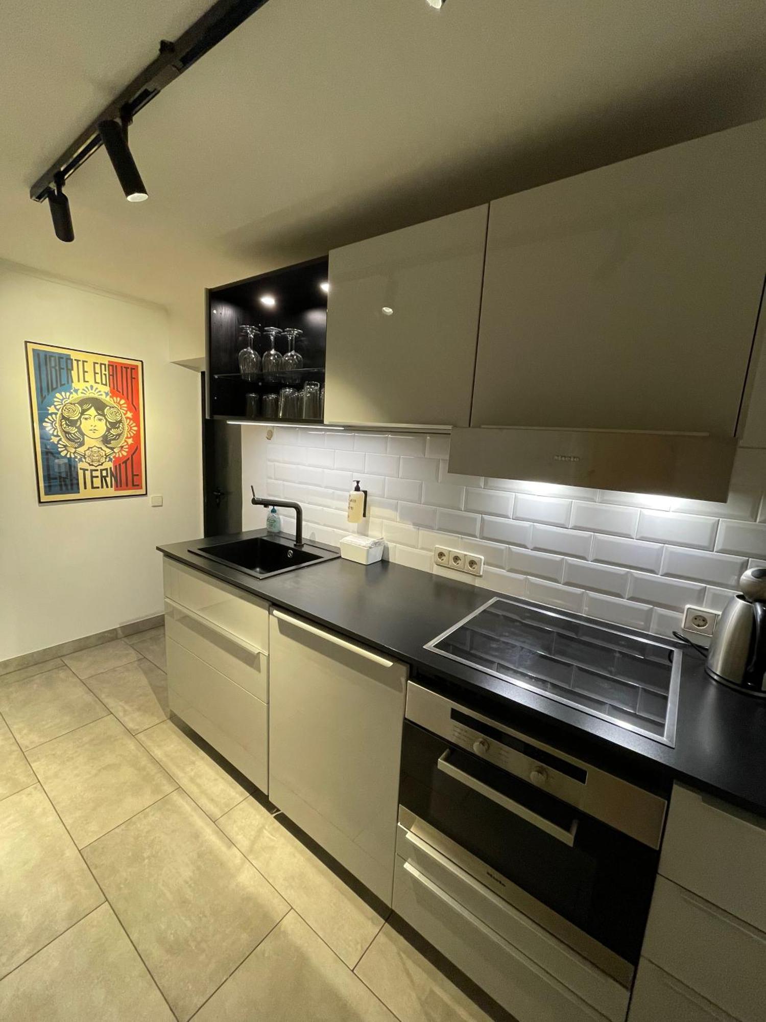 The Suites Alster Waterfront Family Apartments Hamburgo Exterior foto